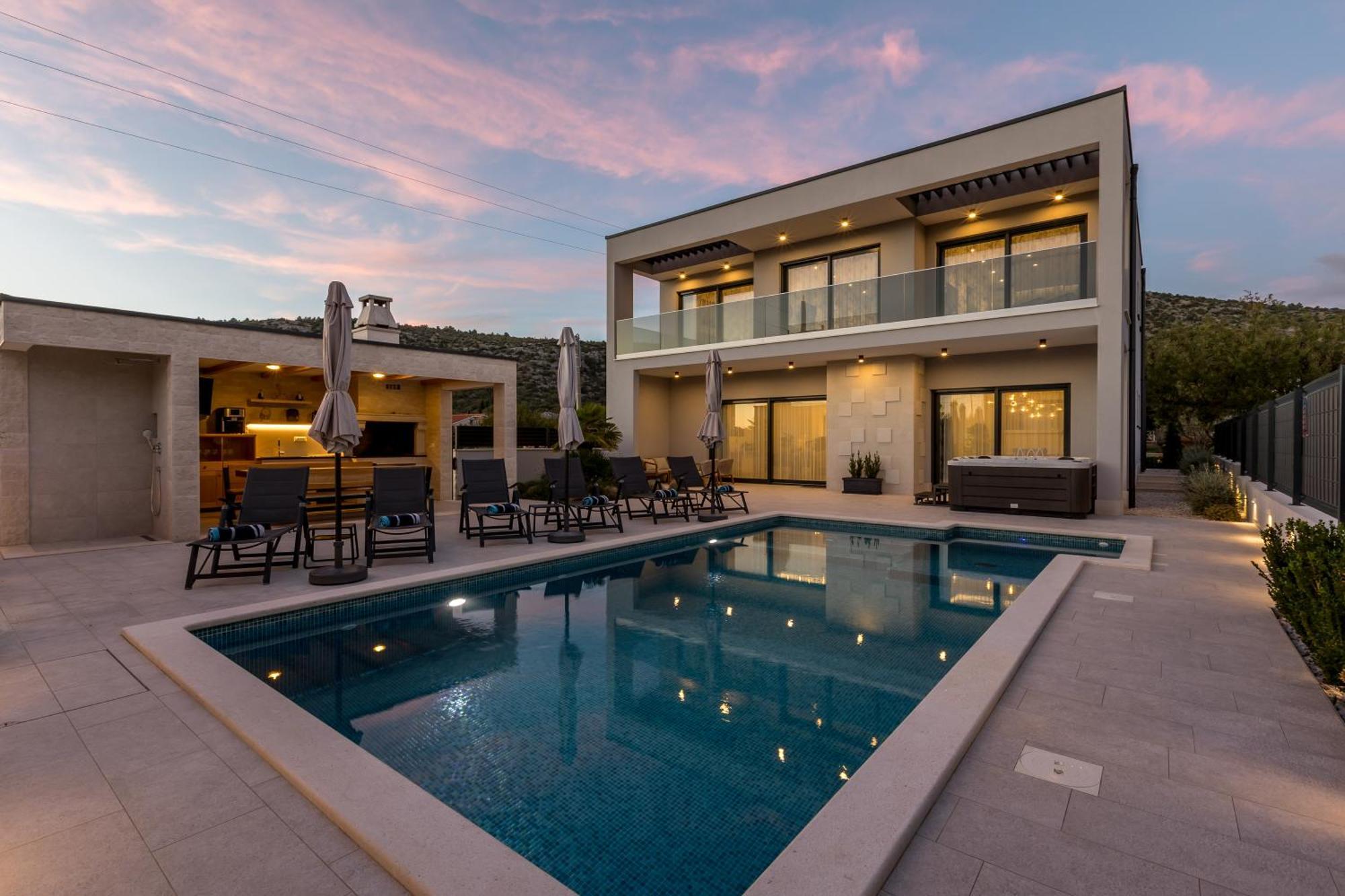 Luxury Villa Diana With Heated Pool And Jacuzzi Dograde ภายนอก รูปภาพ