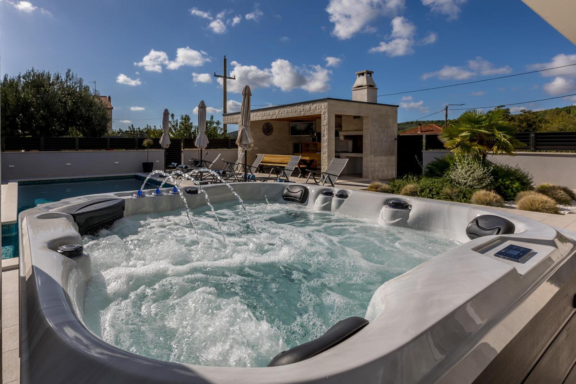 Luxury Villa Diana With Heated Pool And Jacuzzi Dograde ภายนอก รูปภาพ
