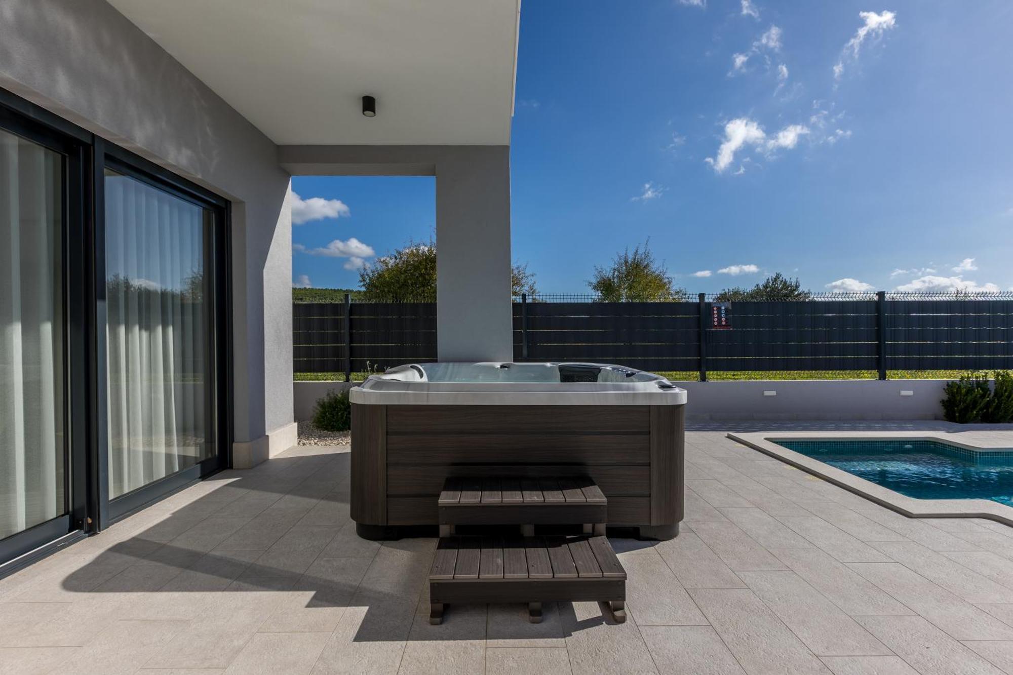 Luxury Villa Diana With Heated Pool And Jacuzzi Dograde ภายนอก รูปภาพ