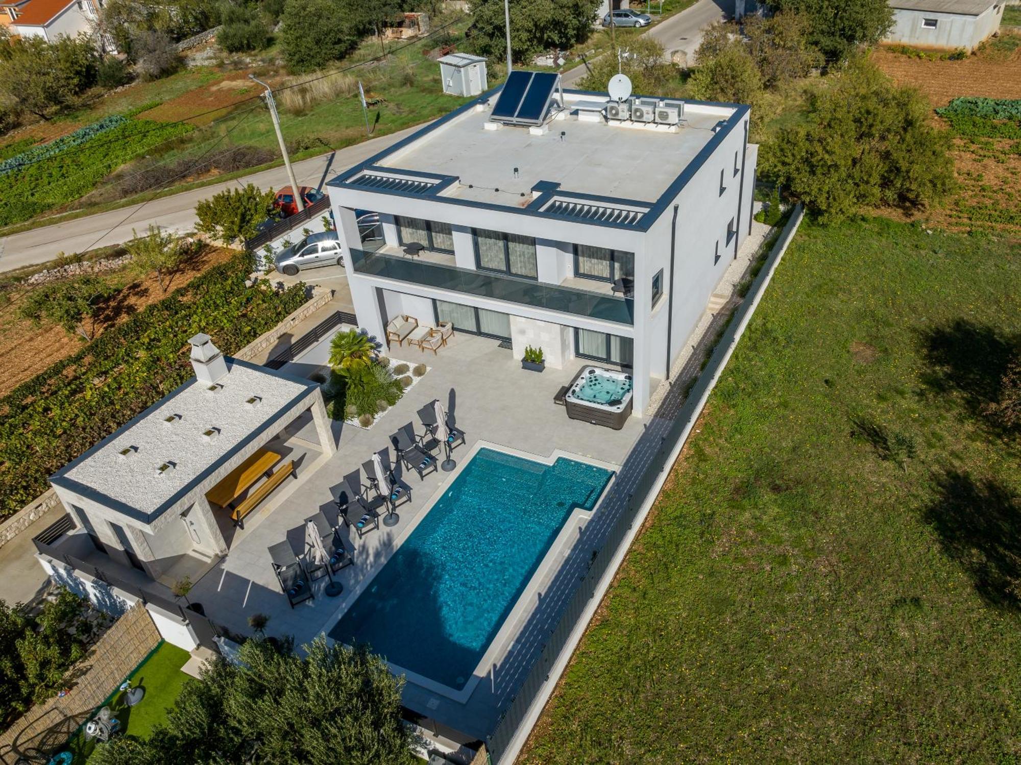 Luxury Villa Diana With Heated Pool And Jacuzzi Dograde ภายนอก รูปภาพ