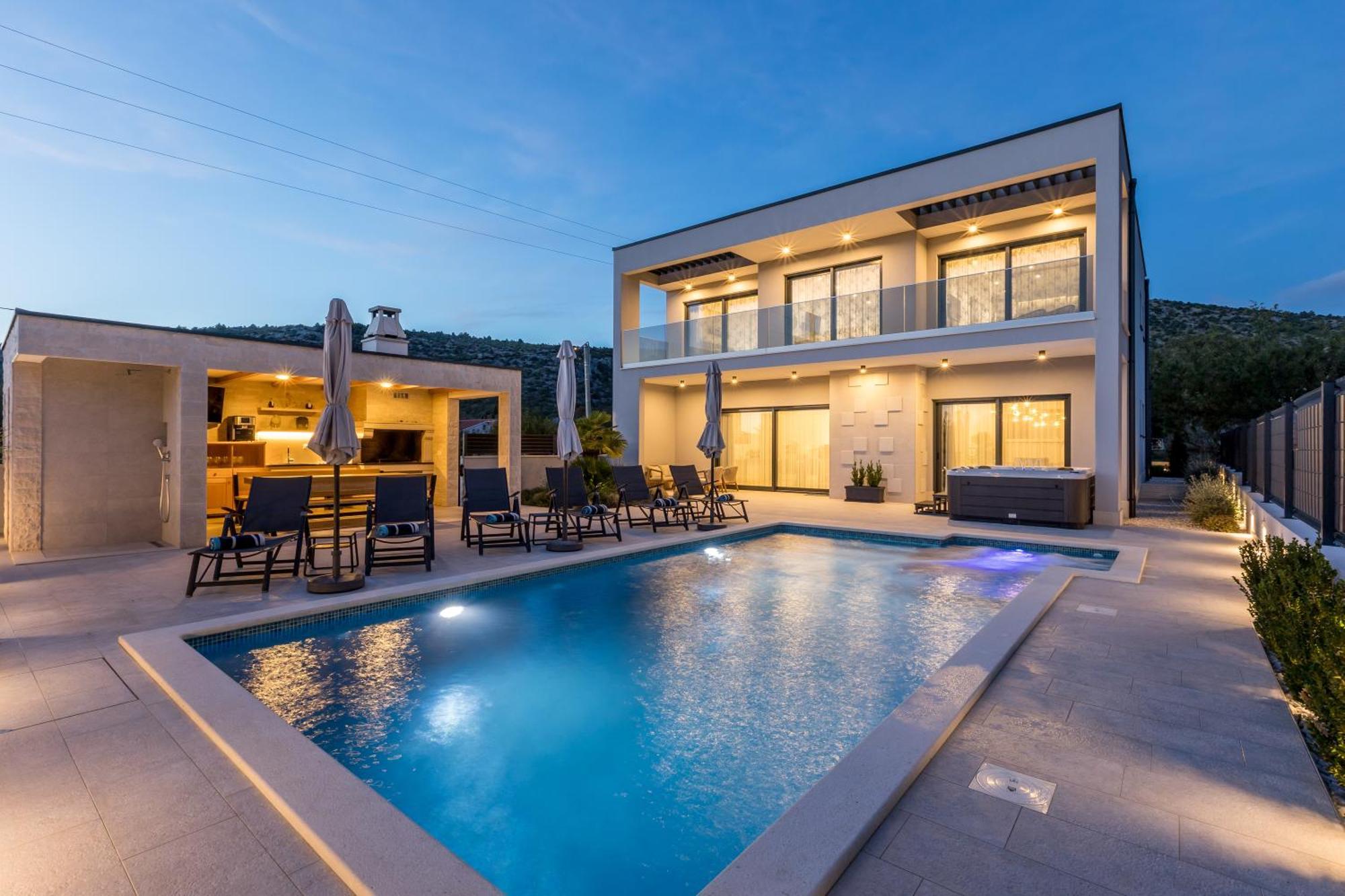 Luxury Villa Diana With Heated Pool And Jacuzzi Dograde ภายนอก รูปภาพ