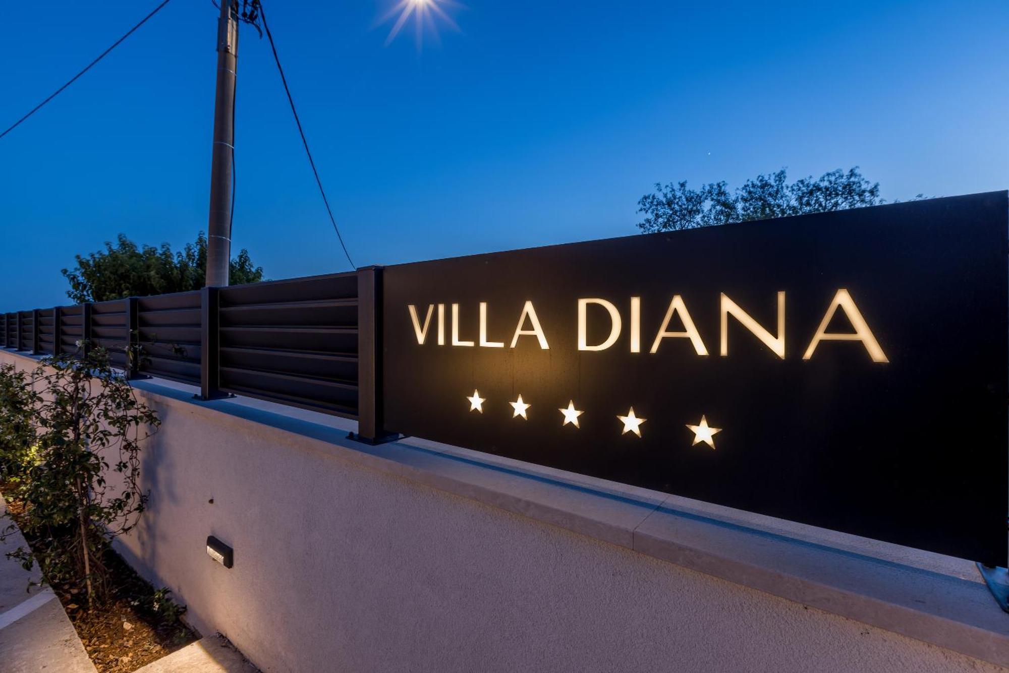 Luxury Villa Diana With Heated Pool And Jacuzzi Dograde ภายนอก รูปภาพ