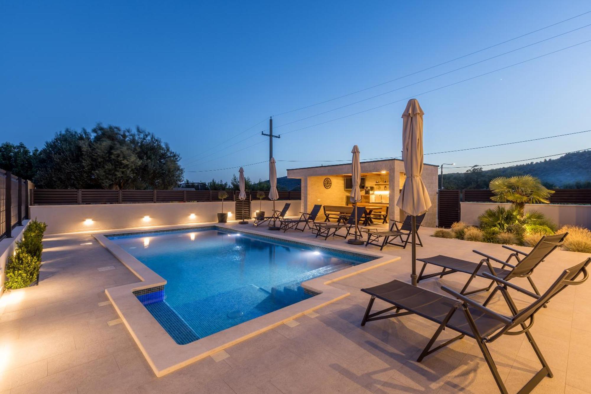 Luxury Villa Diana With Heated Pool And Jacuzzi Dograde ภายนอก รูปภาพ